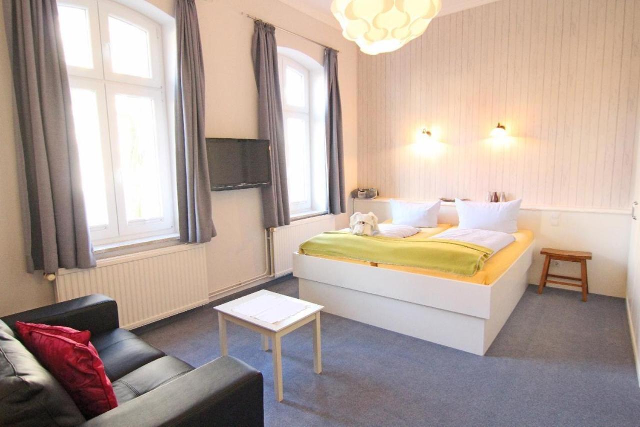 Kapitaenshaus-Lassen-Zimmer-Amistad Hotel Westerland Buitenkant foto