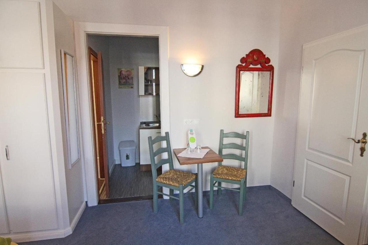 Kapitaenshaus-Lassen-Zimmer-Amistad Hotel Westerland Buitenkant foto