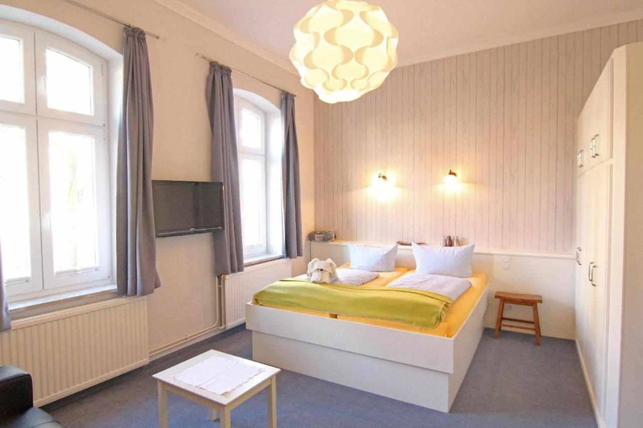 Kapitaenshaus-Lassen-Zimmer-Amistad Hotel Westerland Buitenkant foto
